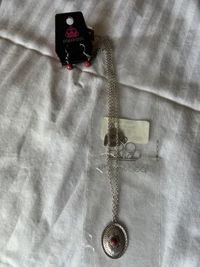 NWT Earring & Necklace set